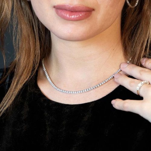 White gold riviere necklace with 6.00 carats diamonds