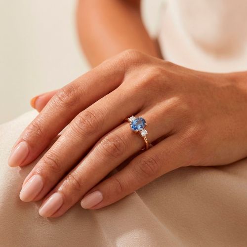 Rose gold ring with sapphires