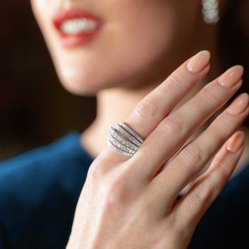 White gold ring with brilliant cut diamonds, 2.63 carats