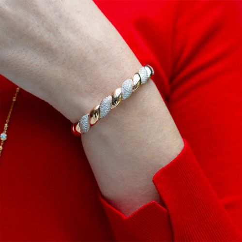 Rose gold bracelet with brilliant-cut diamonds 2.00 carats