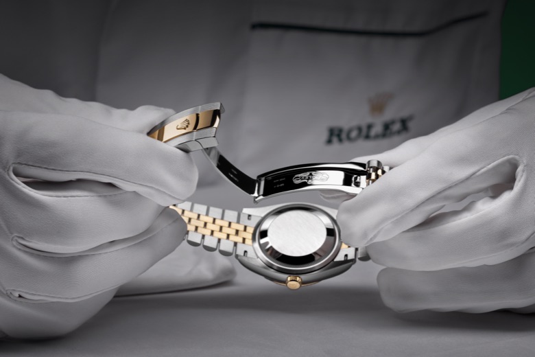 Rolex watch servicing procedure at Pedro Luis Olivares